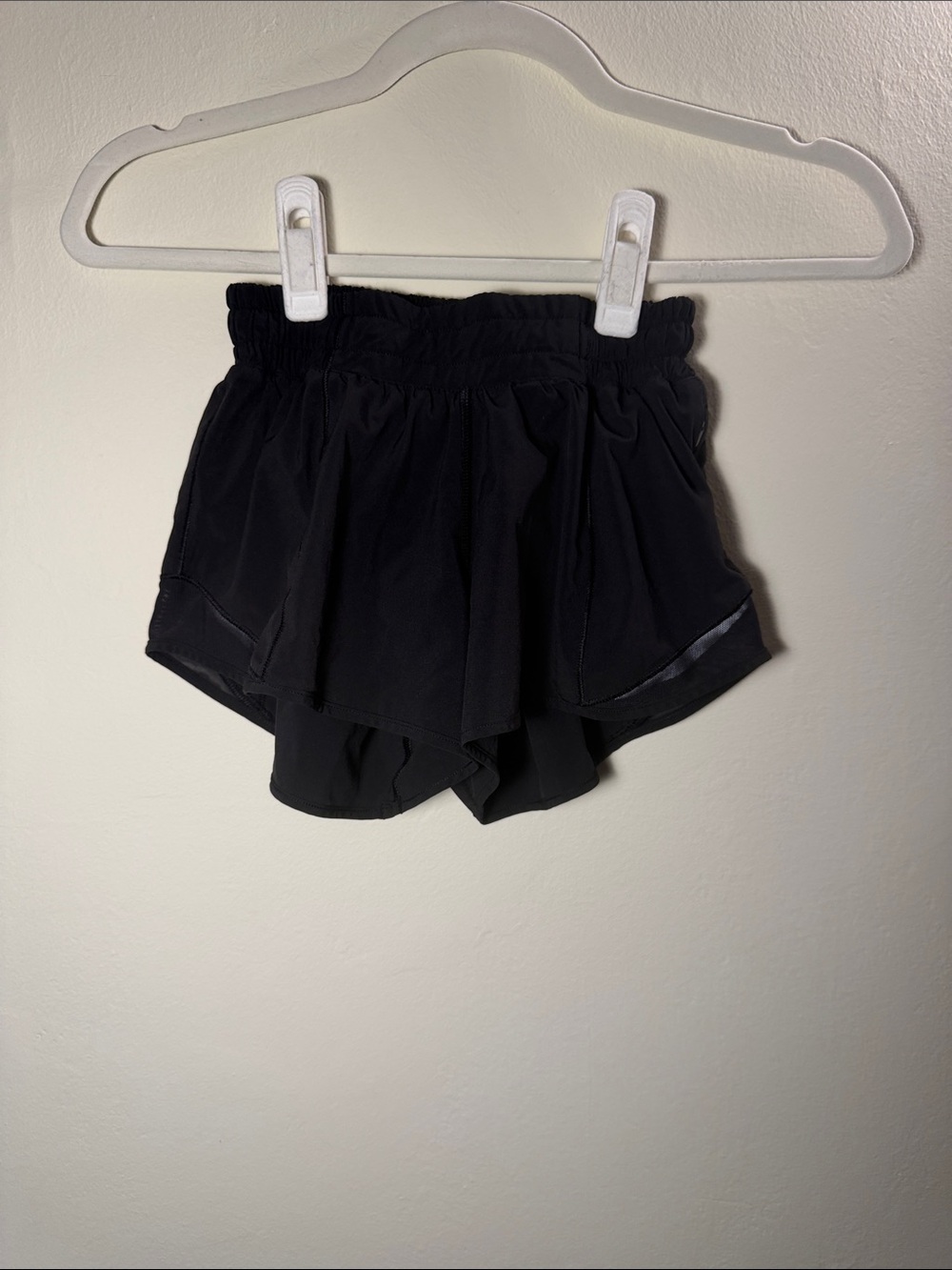 Lululemon Hotty Hot 2 in inseam Black Layered Running Shorts. Size 2